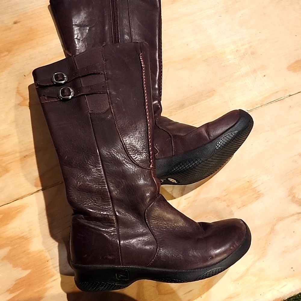 Keen plum/wine leather high boots